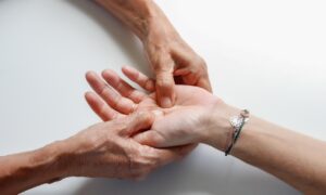 ヘッドマッサージが熟睡に与える効果とは？